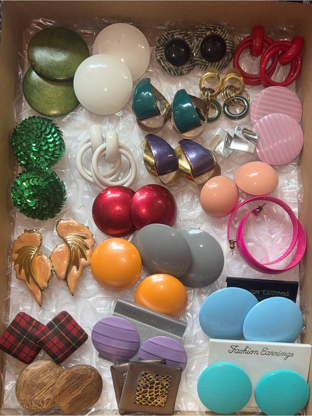 VINTAGE EARRING LOT